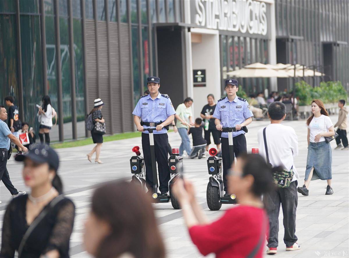 金陵唐人游